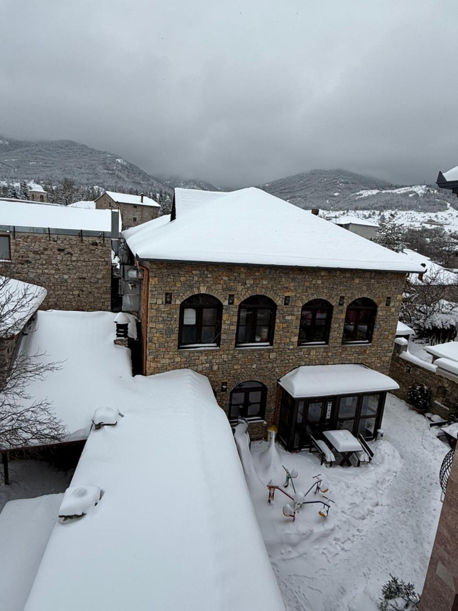 Hotel Ambassador Voskopoje Exterior photo