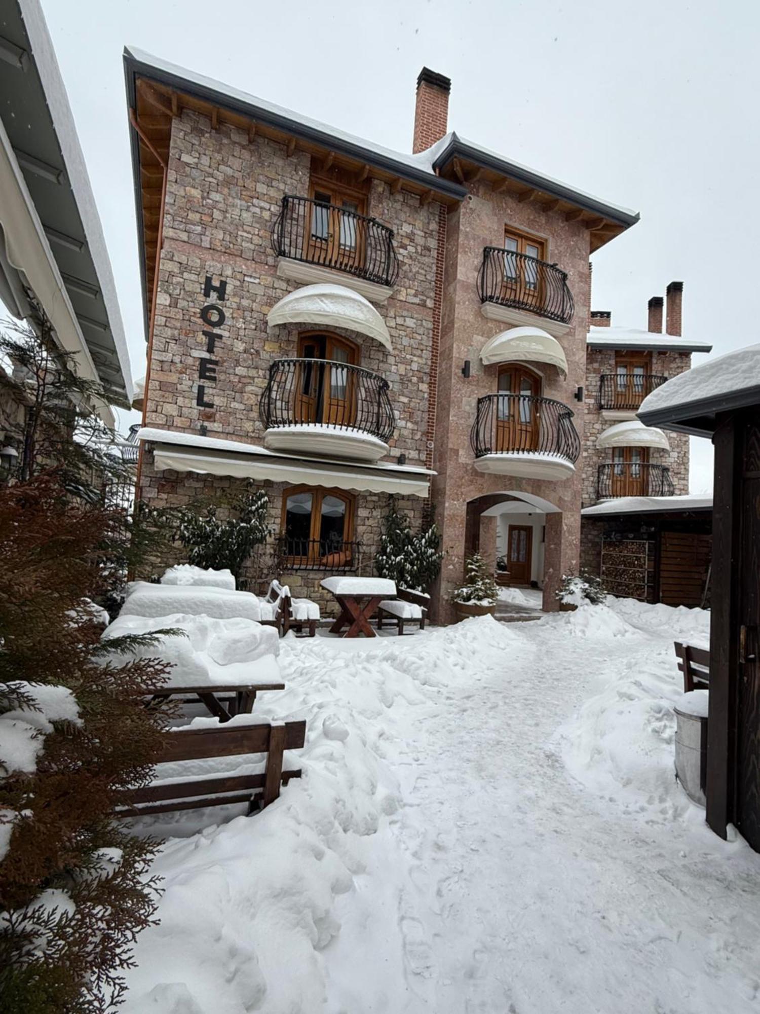 Hotel Ambassador Voskopoje Exterior photo